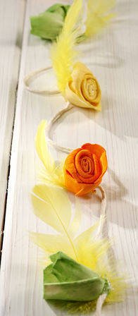 Girlanda z piór dekoracyjnych i kwiatów - 200 cm
