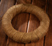 Wianek na drzwi jutowy zloty ok 25 cm 