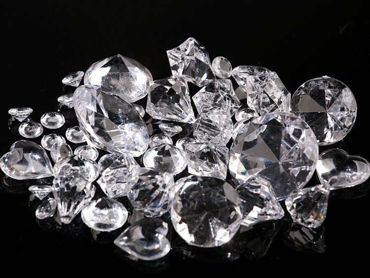 Diamenty dekoracyjne Kamienie przezroczyste  100g  20-40 mm