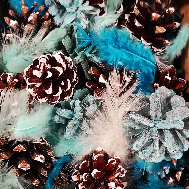 Szyszki sosny z ręcznie bielonymi brzegami – zestaw 60 sztuk | 