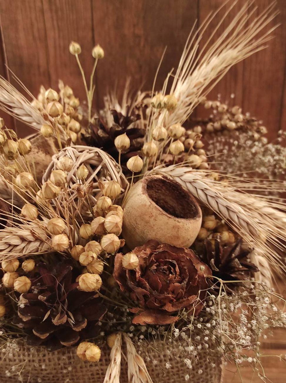 Kompozycja trawy, zboża suszone rośliny w pudełku jutowym  ok 25 cm