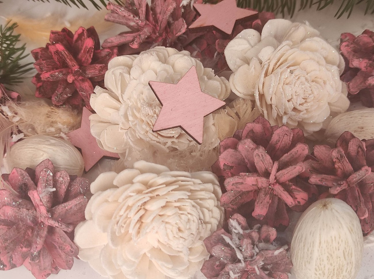 Zestaw Dekoracyjny Świąteczny – Kwiaty Sola, Szyszki, Gwiazdki – Prezent