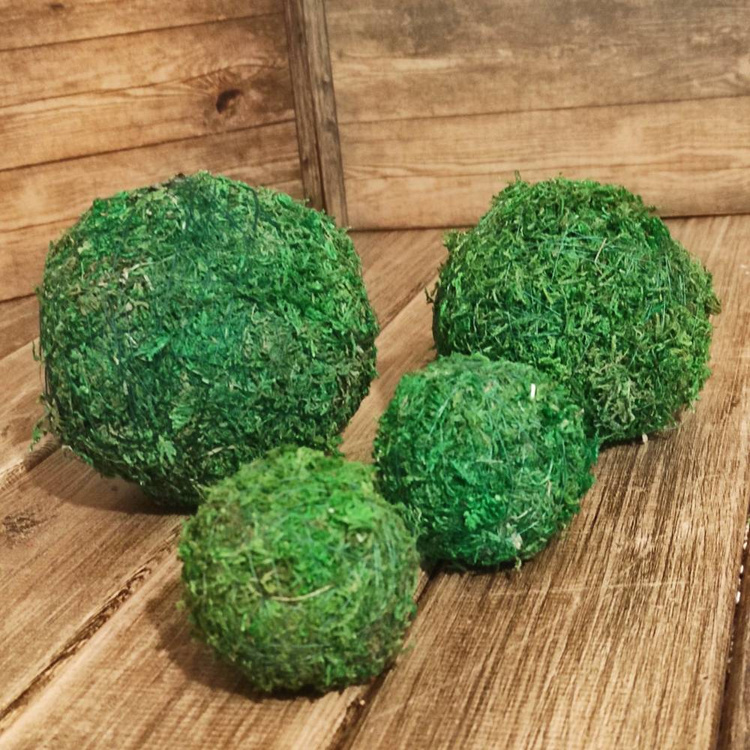 Dekoracja z mchu Kule z mchu 12- 5 cm CENA ZA OPAKOWANIE 4 szt.