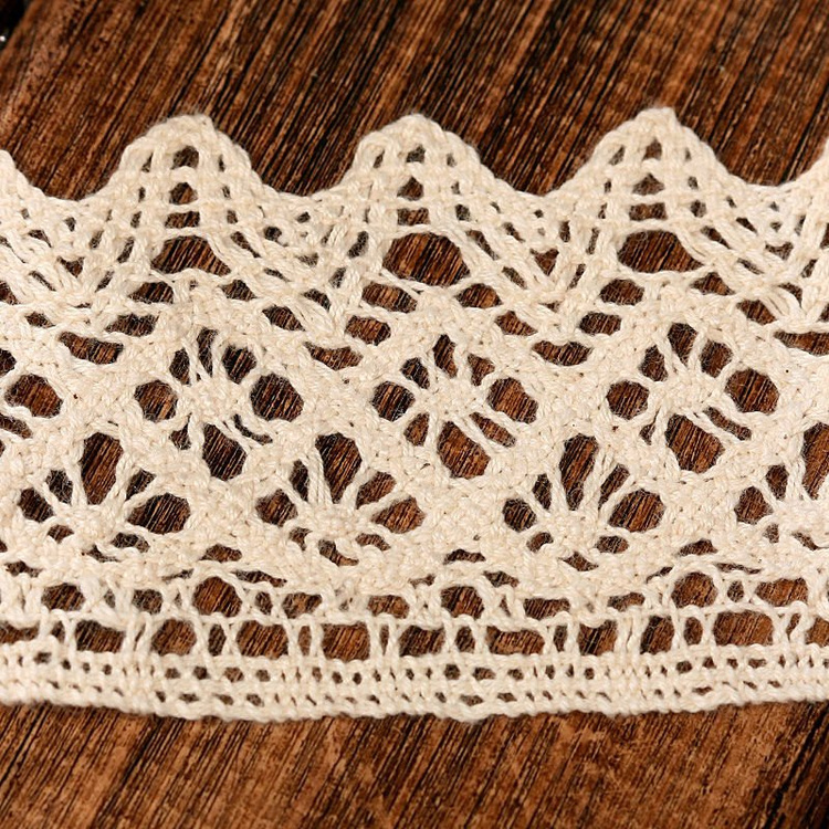 Koronka bawełniana naturalna Wstążka świąteczna, szer. 55mm, dł.200 cm wz A